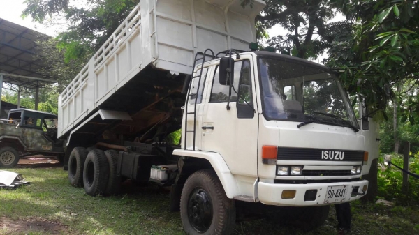 สิบล้อ อีซูซุ ร็อค วางเครือง P1- 280 สโลส 2เพา สภาพดีสวยพร้อมใช้ ทะเบียนพร้อมโอน ราคา 685,000บ