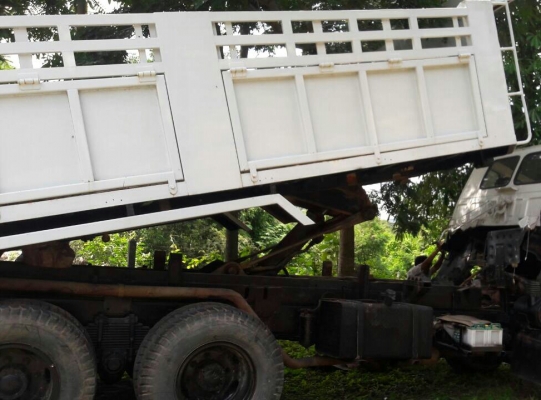 สิบล้อ อีซูซุ ร็อค วางเครือง P1- 280 สโลส 2เพา สภาพดีสวยพร้อมใช้ ทะเบียนพร้อมโอน ราคา 685,000บ