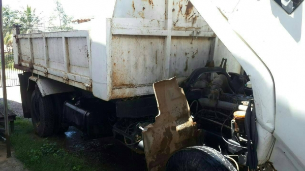 หกล้อ อีซูซุ FRR-195 ดั้ม5 คิว สภาพดีพร้อมใช้ ทะเบียนพร้อมโอน หกล้อ อีซูซุ FRR-195 ดั้ม5 คิว สภาพดีพร้อมใช้ ทะเบียนพร้อมโอน