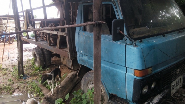 ไดฮัดสุ รถ 6  ล้อ ไม่มีเล่ม ขาย 65,000บาท