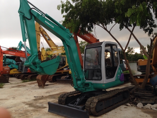 ขายค่ะ KOMATSU PC40-7 มึตู้ นำเข้าเองจากญี่ปุ่นมรเอกสารพร้อมค่ะ