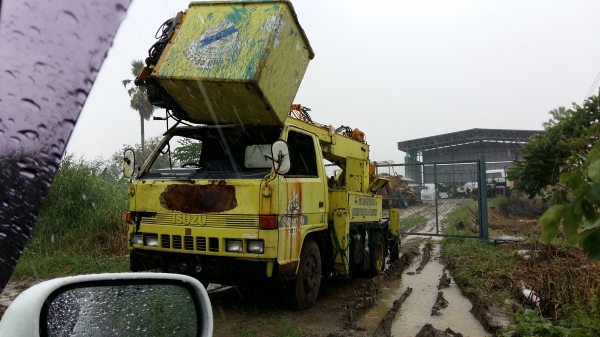 ขายด่วนครับ รถกระเช้า NKR 110 รถนำเข้า ครับ เอกสารหาย หาไม่ได้ ขายตามสภาพ ครับ