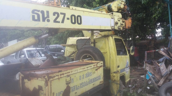 ขายด่วนครับ รถกระเช้า NKR 110 รถนำเข้า ครับ เอกสารหาย หาไม่ได้ ขายตามสภาพ ครับ