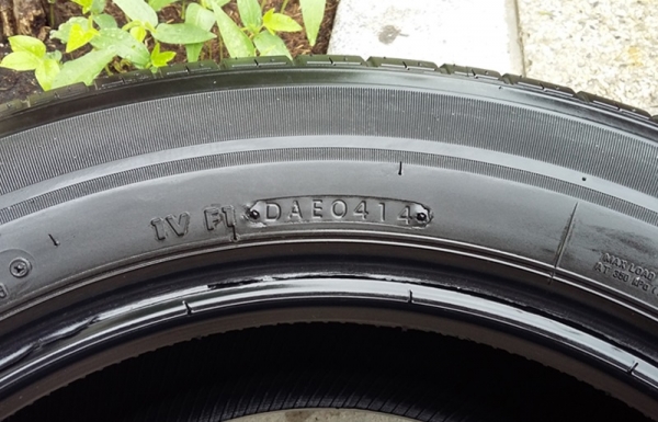 ยาง,215-60-16 Bridgestone ER33 ปี14สวยๆไม่ปะ ชุด 4,500 ยาง,215-60-16 Bridgestone ER33 ปี14สวยๆไม่ปะ ชุด 4,500