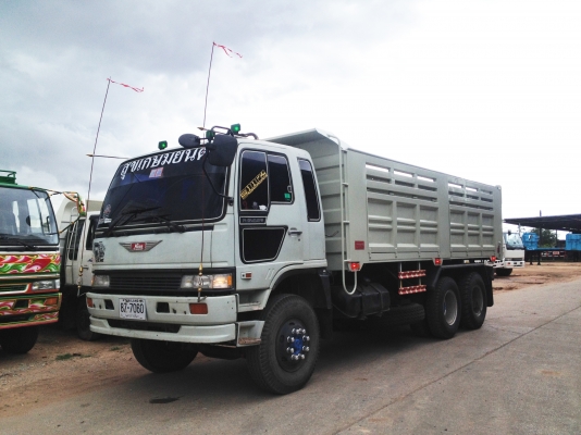 ขาย HINO M10C 240 แรงม้าระบบน้ำมัน กระบะ 6 เมตร สวยๆพร้อมใช้งานสภาพดี