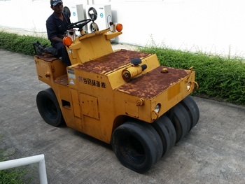 ขาย รถบดล้อยาง SAKAI TS 31 เครื่อง KUBOTA ดีเซล 3 สูบ เก่าญี่ปุ่น พร้อมใช้ ราคาถูกครับ