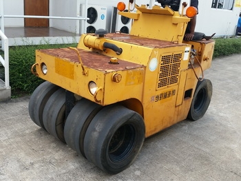 ขาย รถบดล้อยาง SAKAI TS 31 เครื่อง KUBOTA ดีเซล 3 สูบ เก่าญี่ปุ่น พร้อมใช้ ราคาถูกครับ