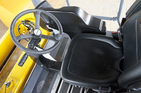 ขายรถบดอัดสั่นสะเทือน 2 ล้อเหล็ก ขนาด 8 ตันใหม่ ยี่ห้อ Dynapac รุ่น CC2200