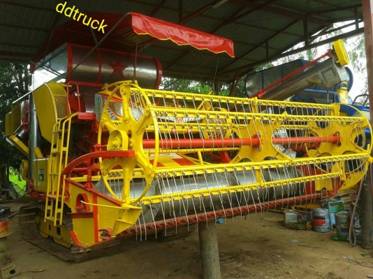 ขายรถเกี่ยวข้าวเกษตรพัฒนา ปลดหนี้ปี53ปลายปี หน้าเกี่ยว 3.30เมตร ช่วงล่าง10 เครื่องอีซูซุ6hh1 เทอร์โบ 230 ช่วงล่างเต็มเครื่องดี พร้อมลงงาน