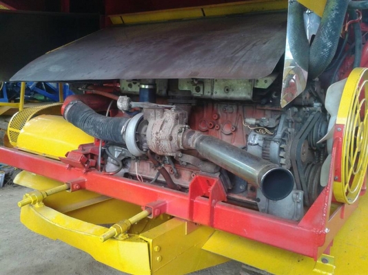 ขายรถเกี่ยวข้าวเกษตรพัฒนา ปลดหนี้ปี53ปลายปี หน้าเกี่ยว 3.30เมตร ช่วงล่าง10 เครื่องอีซูซุ6hh1 เทอร์โบ 230 ช่วงล่างเต็มเครื่องดี พร้อมลงงาน