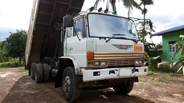 **790,000 บ.ต่อรอง/// 10ล้อ2เพลาดั้ม HINO SUMO FM227-220แรง ดั้มสามมิตรลอนเฉียง **ขาย HINO SUMO FM227 10ล้อ2เพลาดั้มเหล็ก ตัวแรง สภาพดี บอดี้เดิมบาง พร้อมใช้งาน HINO (SUMO) FM227LD EM100-Turbo 250HP เกียร์อีตั้น เครื่องเดิมครอบโบ แรง แน่นดี ครับ เกียร์อีต