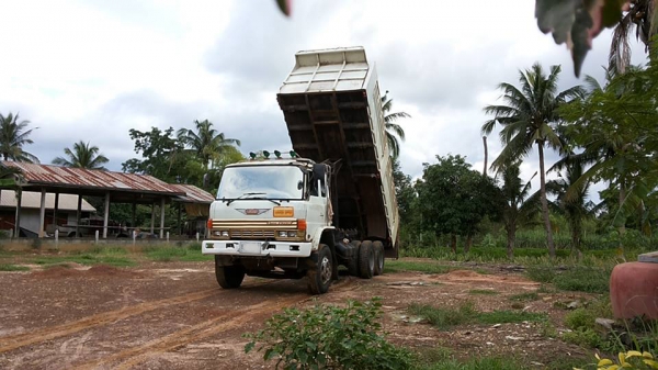 **790,000 บ.ต่อรอง/// 10ล้อ2เพลาดั้ม HINO SUMO FM227-220แรง ดั้มสามมิตรลอนเฉียง **ขาย HINO SUMO FM227 10ล้อ2เพลาดั้มเหล็ก ตัวแรง สภาพดี บอดี้เดิมบาง พร้อมใช้งาน HINO (SUMO) FM227LD EM100-Turbo 250HP เกียร์อีตั้น เครื่องเดิมครอบโบ แรง แน่นดี ครับ เกียร์อีต