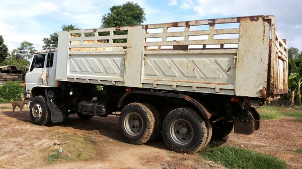 **790,000 บ.ต่อรอง/// 10ล้อ2เพลาดั้ม HINO SUMO FM227-220แรง ดั้มสามมิตรลอนเฉียง **ขาย HINO SUMO FM227 10ล้อ2เพลาดั้มเหล็ก ตัวแรง สภาพดี บอดี้เดิมบาง พร้อมใช้งาน HINO (SUMO) FM227LD EM100-Turbo 250HP เกียร์อีตั้น เครื่องเดิมครอบโบ แรง แน่นดี ครับ เกียร์อีต