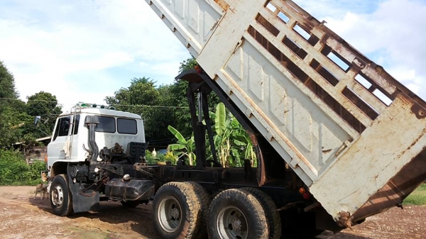 **790,000 บ.ต่อรอง/// 10ล้อ2เพลาดั้ม HINO SUMO FM227-220แรง ดั้มสามมิตรลอนเฉียง **ขาย HINO SUMO FM227 10ล้อ2เพลาดั้มเหล็ก ตัวแรง สภาพดี บอดี้เดิมบาง พร้อมใช้งาน HINO (SUMO) FM227LD EM100-Turbo 250HP เกียร์อีตั้น เครื่องเดิมครอบโบ แรง แน่นดี ครับ เกียร์อีต