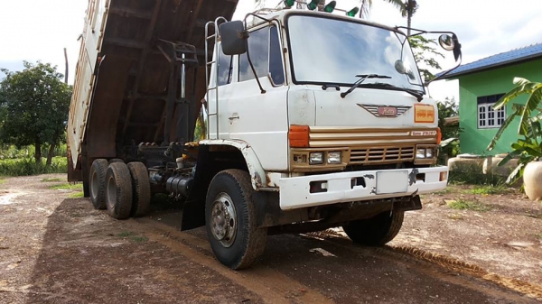 **790,000 บ.ต่อรอง/// 10ล้อ2เพลาดั้ม HINO SUMO FM227-220แรง ดั้มสามมิตรลอนเฉียง **ขาย HINO SUMO FM227 10ล้อ2เพลาดั้มเหล็ก ตัวแรง สภาพดี บอดี้เดิมบาง พร้อมใช้งาน HINO (SUMO) FM227LD EM100-Turbo 250HP เกียร์อีตั้น เครื่องเดิมครอบโบ แรง แน่นดี ครับ เกียร์อีต