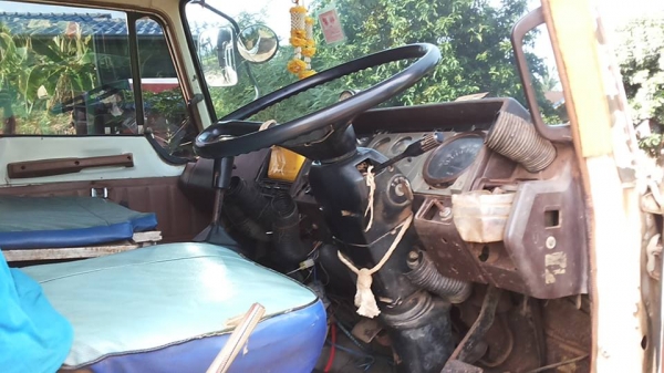 **790,000 บ.ต่อรอง/// 10ล้อ2เพลาดั้ม HINO SUMO FM227-220แรง ดั้มสามมิตรลอนเฉียง **ขาย HINO SUMO FM227 10ล้อ2เพลาดั้มเหล็ก ตัวแรง สภาพดี บอดี้เดิมบาง พร้อมใช้งาน HINO (SUMO) FM227LD EM100-Turbo 250HP เกียร์อีตั้น เครื่องเดิมครอบโบ แรง แน่นดี ครับ เกียร์อีต