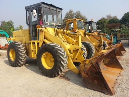 ขายถูกๆ Komatsu 515 นำเข้าจากญี่ปุ่น สภาพเดิมๆ สวย พร้อมใช้งาน นำเข้าจากญี่ปุ่น 090-986-2521 อ๊อบ