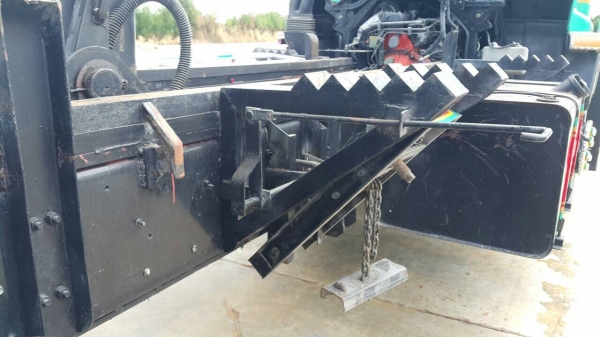 ขายด่วนสิบล้อดั้มพืชไร่เนียมซุ่นชัย 270 ยูโรทู ปี47 มีระบบลากจูง