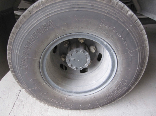 ISUZU FRR190NNXXQ รถยนต์ห้องเย็น 6 ล้อ