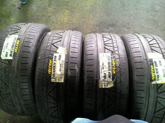 ยางไหม่ NITTO INVO 245-40-20 ปลายปี14 เส้นละ5000 จากปกติ 9000
