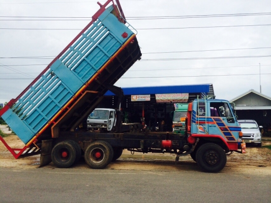 ขายรถสิบล้ออีซูซุล็อกกี้195ราคา870000บาท ขายรถสิบล้ออีซูซุล็อกกี้195ราคา870000บาท