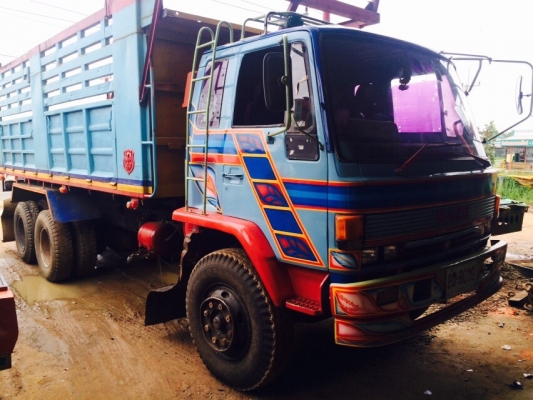 ขายรถสิบล้ออีซูซุล็อกกี้195ราคา870000บาท