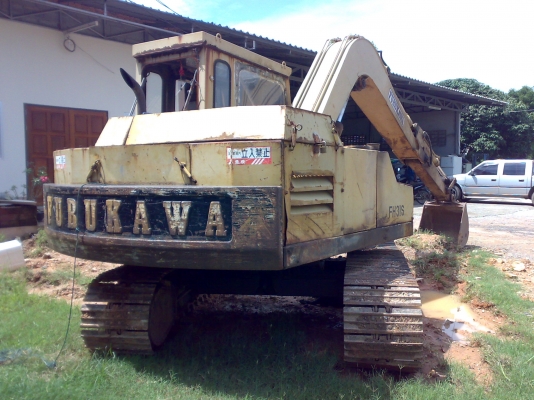 ขายแบคโฮ ขนาดกลาง เครื่องอีซูซุ 4BB