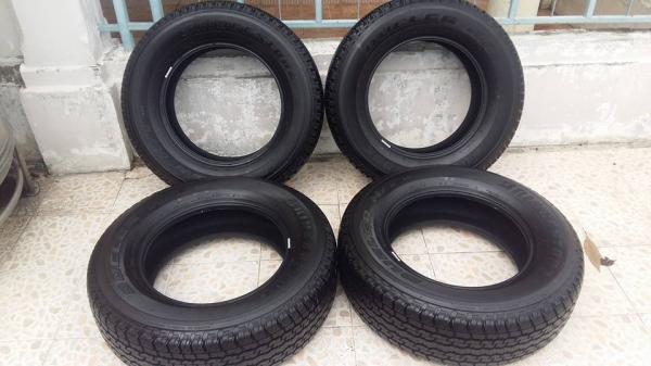 ขายยางถอดรถป้ายแดง bridgestone dueler h/t 840 255/65r17 ผลิตสัปดาห์ที่ 25 ปี15