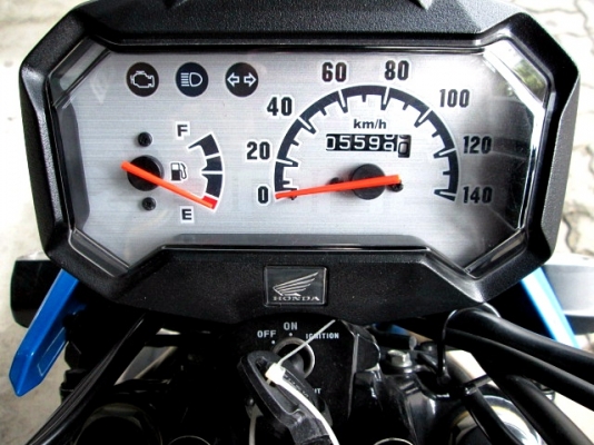 zoomer x สีน้ำเงินดำ ( ล้อ DID ) เบาะผ้าบาย รถเดือน มีนาคม ปี 58 ไมล์ 5 พันโล สีสวยทั้งคัน ฟรีโอน แถม 4 รายการ 37900