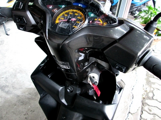 click 110 i สีน้ำตาลดำ รุ่นท๊อป ล้อแมกซ์ คอมบายเบลก ไมล์หมื่นห้า เปลี่ยนยางให้ใหม่ หน้าหลัง เครื่องเดิมดี พร้อมใช้ยาวๆ 24500