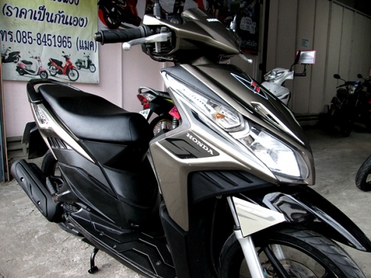 click 110 i สีน้ำตาลดำ รุ่นท๊อป ล้อแมกซ์ คอมบายเบลก ไมล์หมื่นห้า เปลี่ยนยางให้ใหม่ หน้าหลัง เครื่องเดิมดี พร้อมใช้ยาวๆ 24500