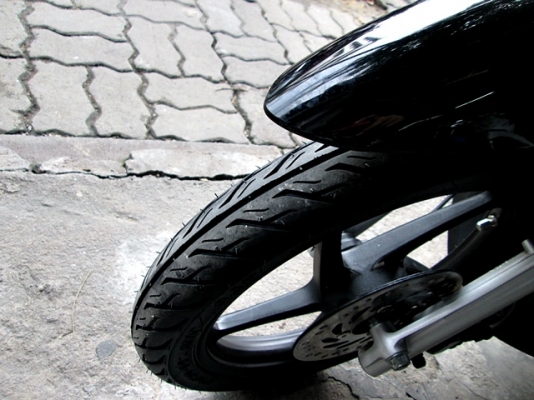 click 110 i สีน้ำตาลดำ รุ่นท๊อป ล้อแมกซ์ คอมบายเบลก ไมล์หมื่นห้า เปลี่ยนยางให้ใหม่ หน้าหลัง เครื่องเดิมดี พร้อมใช้ยาวๆ 24500