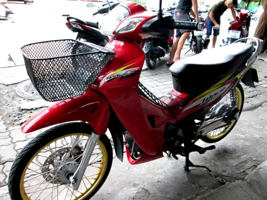 wave 125 s คาร์บู รุ่นอมตะ ( สต๊าทมือ ) สีดำแดง เครื่องเดิมๆจากศูนย์ สภาพแห้งๆแบบนี้หายาก ระบบไฟไมล์เดิมใช้ได้ปรกติทุกอย่าง 22900