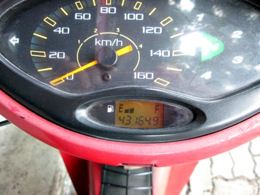 wave 125 s คาร์บู รุ่นอมตะ ( สต๊าทมือ ) สีดำแดง เครื่องเดิมๆจากศูนย์ สภาพแห้งๆแบบนี้หายาก ระบบไฟไมล์เดิมใช้ได้ปรกติทุกอย่าง 22900