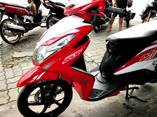 MIO 125 i สีขาวแดง ลาย MX รุ่นใหม่ หัวฉีดแล้ว ตัวท๊อป ล้อแมกซ์ รถเดือน มิถุนายน ปี 56 ไมล์ 7 พันโล แถม 3 รายการ  28900