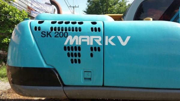ขาย Kobelco SK200 Mark-5 เก่าญี่ปุ่น - ไฟฟ้าครบ - เอกสารเป็น Invoice - เอว แทรค ตัวเดินดีมาก - ทำงาน 5,xxx ชม. - รถพร้อมใช้งาน