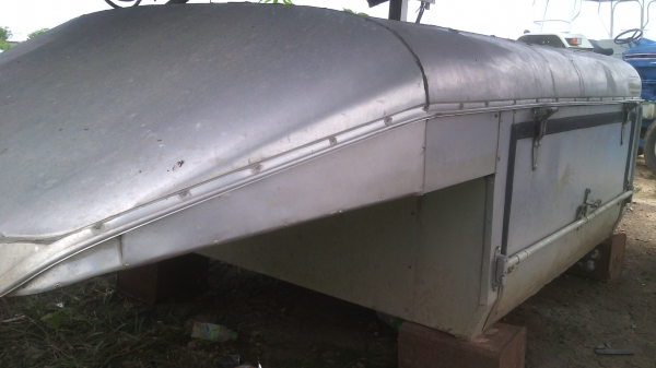 ขายหลังคาอลูมิเนียมแบบตู้ทึบ    สามารถเปิดด้างข้างแทบซ้ายได้0810076640