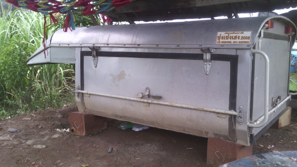 ขายหลังคาอลูมิเนียมแบบตู้ทึบ    สามารถเปิดด้างข้างแทบซ้ายได้0810076640