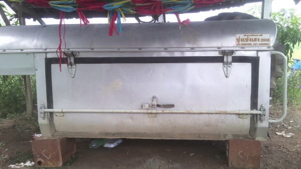 ขายหลังคาอลูมิเนียมแบบตู้ทึบ    สามารถเปิดด้างข้างแทบซ้ายได้0810076640