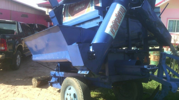 เครื่องนวดข้าวห้าฟุตจัมโบ้53000บาทอุปกรณ์ครบพร้อมลุยงาน เครื่องนวดข้าวห้าฟุตจัมโบ้53000บาทอุปกรณ์ครบพร้อมลุยงาน