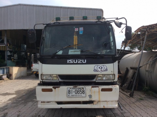 รถบรรทุกน้ำมันพร้อมใช้งาน สถาพสวย ๆ