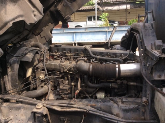 รถบรรทุกน้ำมันพร้อมใช้งาน สถาพสวย ๆ