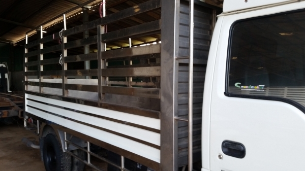 ขายรถบรรทุก 6 ล้อ ขายรถบรรทุก 6 ล้อ