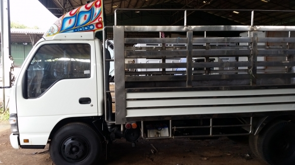 ขายรถบรรทุก 6 ล้อ ขายรถบรรทุก 6 ล้อ