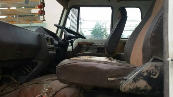 ขายรถโม่ปูนสิบล้อHINO  FS271L เครื่อง EK-100  260แรง 2 เพลา โม่ตรง  7 คิวเอกสารพร้อมโอนราคา 650,000 090-772-3710 090-772-3708