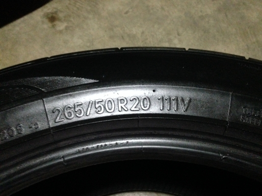 ยาง Nitto 420 ขอบ 265 50 20 ปี 11ดอกยังหนา ใช้ได้อีกนาน 4500