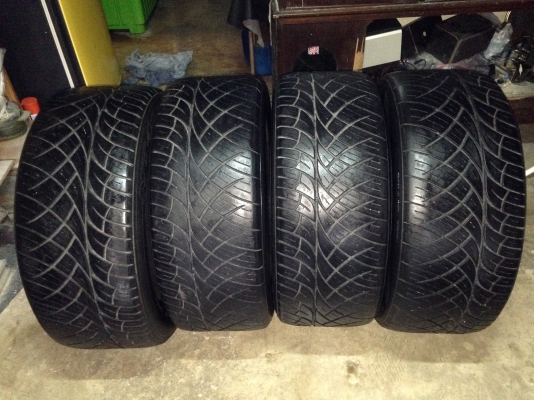 ยาง Nitto 420 ขอบ 265 50 20 ปี 11ดอกยังหนา ใช้ได้อีกนาน 4500