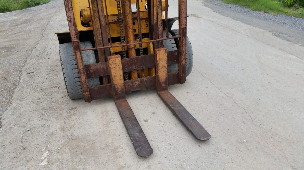 ขายด่วนรถยก TOYOTA 3FDดีเซลยก2ตันเสาสูง4เมตรยางหน้าคู้รถนอกนำเข้ายังไม่เคยใช้งานในเมืองไทยเลย=รุ่นใหม่ขายถูกๆๆ