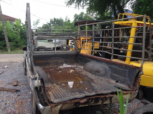 ขายรถกระบะฟอร์ดเครื่องอีซูซุ2800 เครื่องแน่น ทะเบียนขาดปี56 ขายถูก 39000 บาท