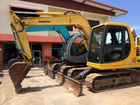 ขายรถขุด  KOMATSU PC60-7  มีหลายคัน